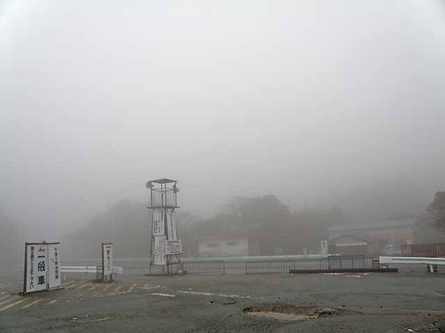 妙見山駐車場入り口