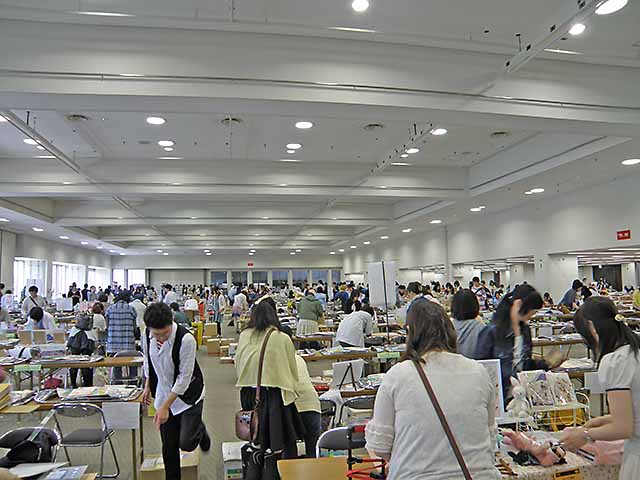 準備に勤しむ参加者の方々。