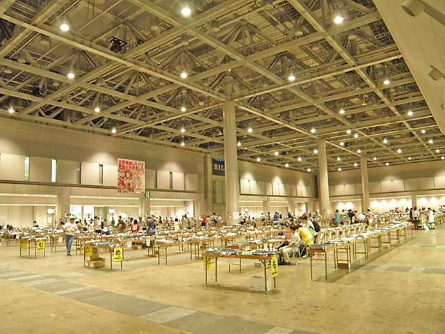 準備に勤しむ参加者の方々。