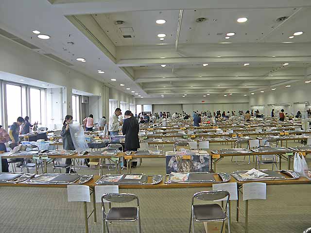 準備に勤しむ参加者の方々。