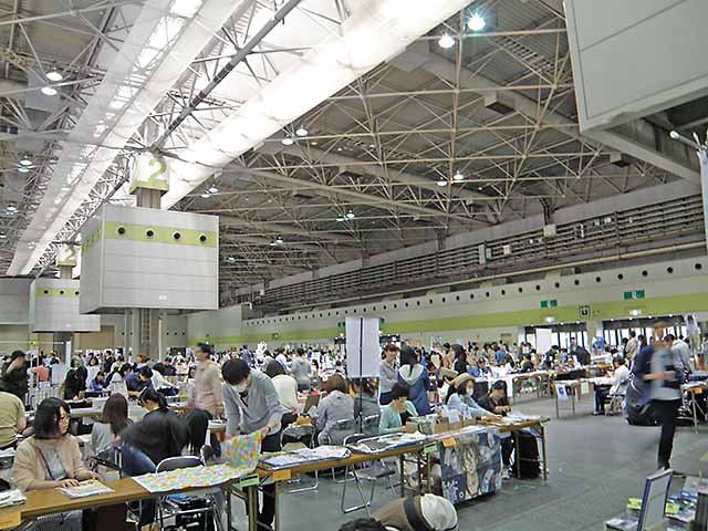 準備に勤しむ参加者の方々。