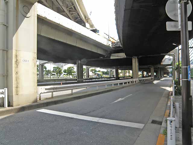 首都高羽田線浜崎橋交差点
