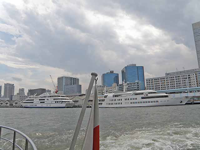 ナイトクルーズの客船