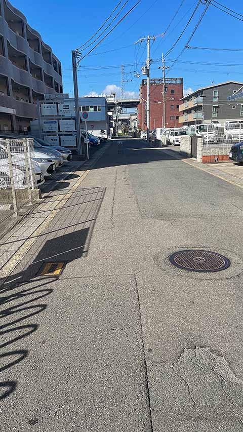近鉄京都線竹田駅下車。