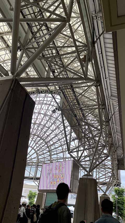 どこかで見たような構造物。